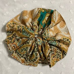 Add in bundle for total $15！Handmade Unique Hair Scrunchie Totem Pattern XL size
